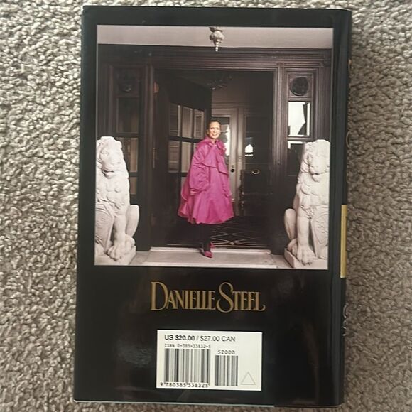 ‘Coming Out' by Danielle Steel Book! - Picture 3 of 6